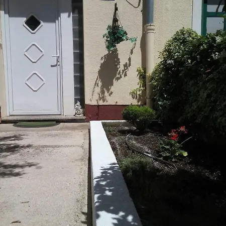 Apartament Niko *