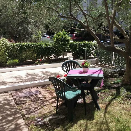 Niko Apartament *